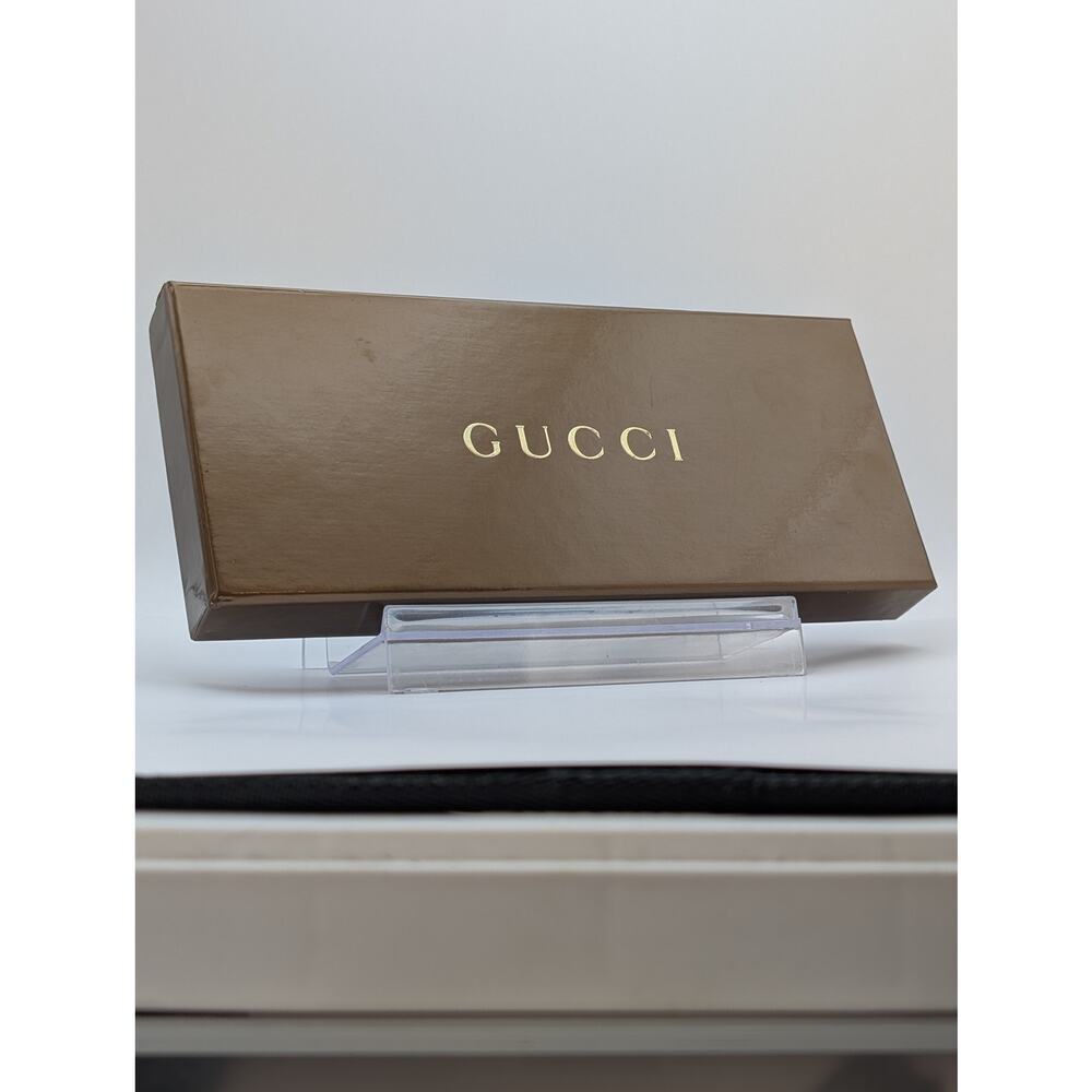 Auth Gucci Brown Leather Embossed Passport Wallet Full Inclusion w/ Box & Papers